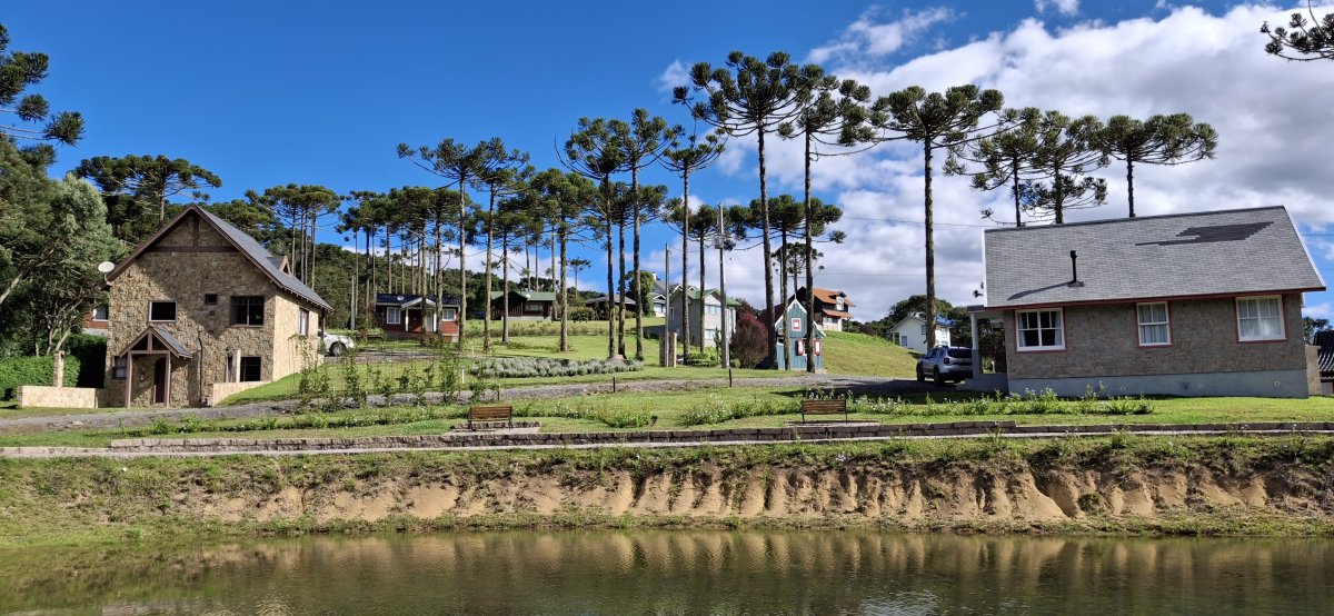 Refúgio temático na Serra do Corvo Branco encanta visitantes em Urubici